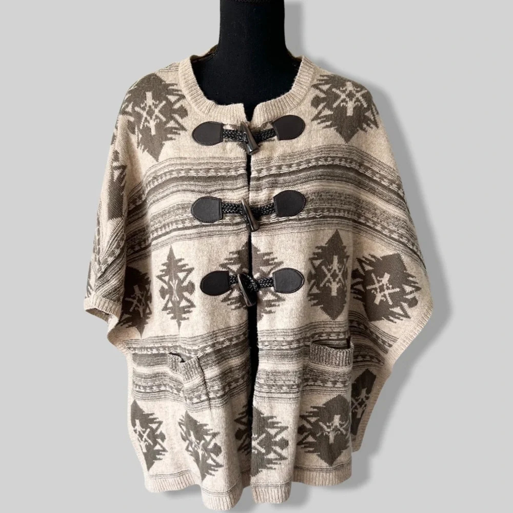 Kerisma Pure Lambswool Aztec Poncho